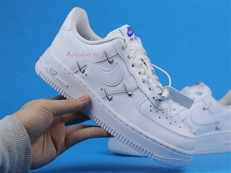 nike air force 1 07 lx